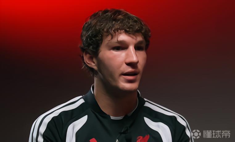 库马斯：我从迪亚斯那学到很多，试着把他的踢球方式融入比赛