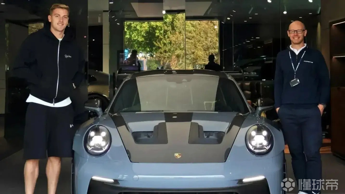 太阳报:德拉普花22万镑定制保时捷911,最高速度可达296km/h